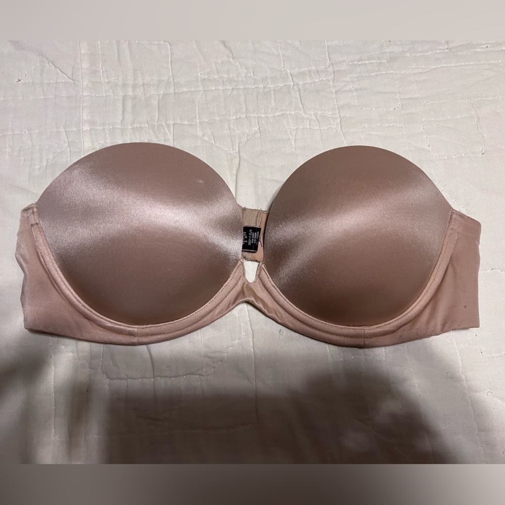 Victoria’s Secret Very Sexy Strapless Push Up Bra. Size 34B